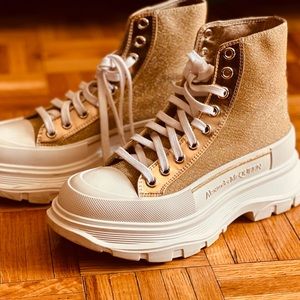 Alexander McQueen Glitter Treadslick Low Top Sneakers